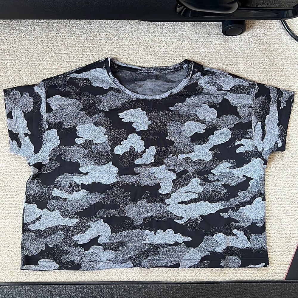 Lululemon Cropped Tee